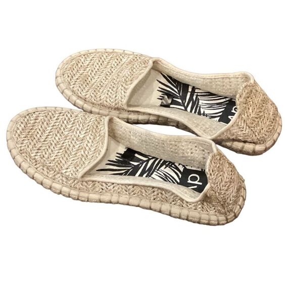 DV Dolce Vita Woven Espadrilles Slip on Loafers Flats Beige Tan Size 6.5 - Picture 1 of 8